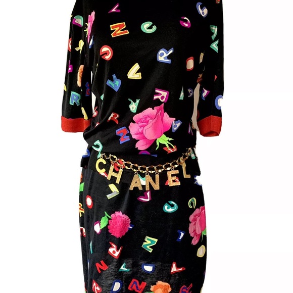 LEONARD PARIS LETTERS SILK TOP WITH SKIRT SET UNIQUE AND RARE - Picture 2 of 12